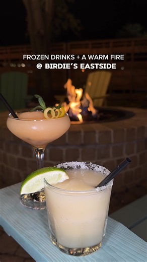 We stopped by Birdies Eastside in Dallas to sample all FOUR of their frozen drink options, each poured from a Spaceman machine! ❄️🍹 Choose from their Peach Bellini Slush, Sauvignon Blanc Slush, Classic Frozen Marg, or Blood Orange Marg. 🍑🥂🍋‍🟩🍊Every sip somehow topped the last. 🤤 Nothing beats a frozen drink by a warm campfire. We will definitely be back! 🔥✨