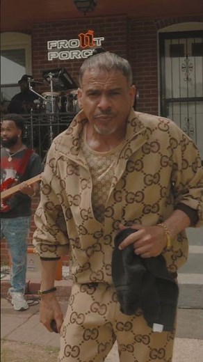 Christopher Williams “Dreamin” New Jack Swing on the Front Porch #FrontPorchFreestyles🏠™️