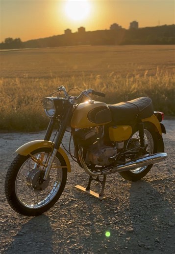 ČZ 125: A Look Into Classic Czechoslovak Motorcycles