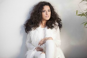 Descubre a Virginia Elósegui en directo - Cadena Dial