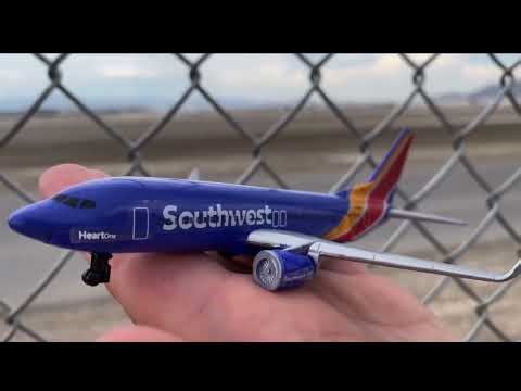 Daron Toy Airplane – Southwest Airlines – Die-Cast Metal Model Airplane Toy with Plastic