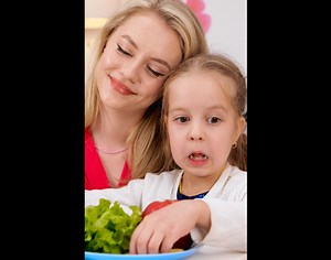 Smart little girl, isn't she? 😏 | SMOL