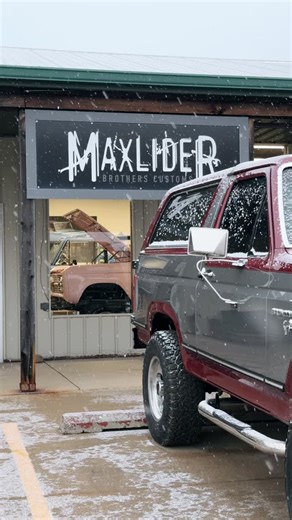 🎄🎅🏼🎁. . . . Maxlider Bros. is THE source for custom Broncos of any era! Multi-award winning builder of high-end classic Broncos & authorized drop ship location with Ford Motor Company. . #vintagebronco #fordbronco #classicbronco | Maxlider Motors, LLC