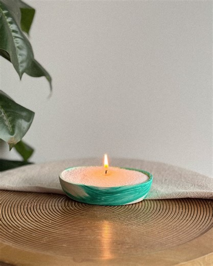 Little Creations | DIY Craft Kits on Instagram: "Are you ready for a new DIY project? Then we’ve got good news, because our newest DIY kit is now online! 🤍 With this DIY resin oval bowl, you can create a beautiful little bowl in your own color. The silicone mold is reusable, so you can keep creating and mix things up endlessly. Perfect for a creative afternoon with friends or a relaxed moment just for yourself. Extra fun: combine it with candle sand and get 50% off the candle sand. No code need