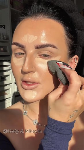 Replying to @Amy THIS IS MY EVERYDAY MAKEUP ROUTINE ❤️❤️ #everydaymakeup #makeuproutine #makeup #beauty | Cody & Mikayla