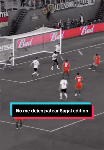 Chupete y su doloroso gol en la selección chilena
