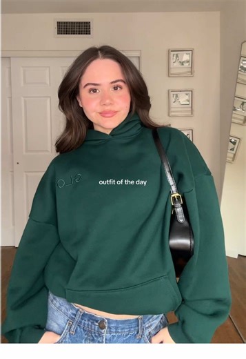 my new favorite hoodie🫶🏻 #ootd #outfitoftheday