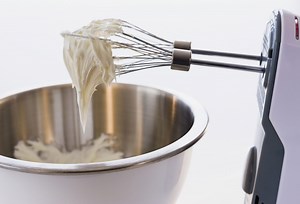How To Make Store-Bought Frosting Taste Homemade With Easy Upgrades