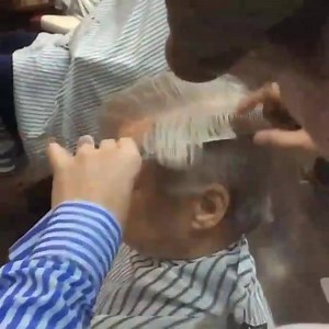 123K views · 3.5K reactions | "I always Scissor over comb top to bottom .. Never the bottom to top ... Easier to taper down than it is to taper up!" - "barbertownworcs" from Instagram / featured on BTC's IG / behindthechair_com | BehindTheChair.com | Facebook