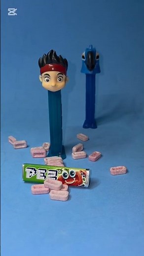 ASMR Dispenser Pez 🍬 Hack 🧐 Jake 👲🏻 e i Pirati 🏴‍☠️ dell'isola che Non c'è 🏝️ #asmr #pez #shorts