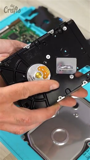 62K views · 305 reactions | DIY Beautiful Frame Display With Old HDD 1 | DIY & Crafts | Facebook