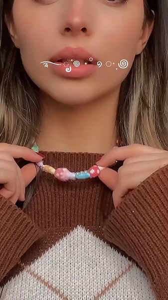 DIY Paper Bead Necklace Tutorial
