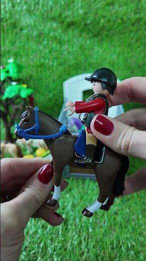 Playmobil Horse & Rider – Adventures on the Farm Stable! #creativeplay #horse #animals