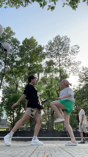 Đánh nhau ở cv ai cũng nhìn😥😓😓😰😰, chắc tưởng đánh thiệt | DC: @Gọi Là Huy Hài | #trending #dance #xuhuong #funny