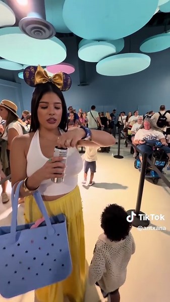 Board Disney Cruise With Us: outfit check & boarding