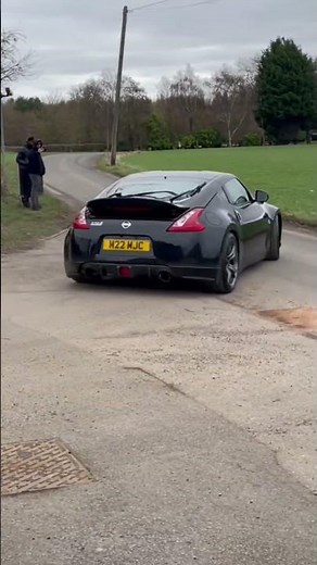 NISSAN 370Z Acceleration
