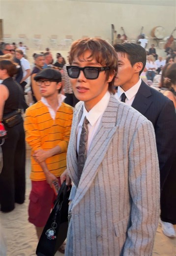 #jhope #louisvuitton #bts #tiktokmusic #tiktokfashion | bts