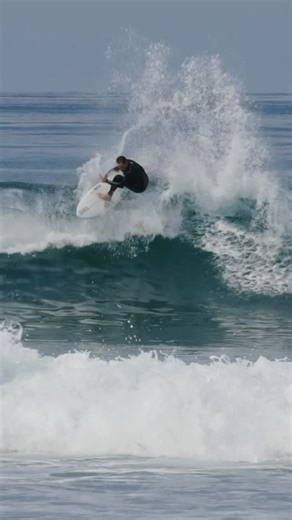 taylor_knox on Instagram: "After a hip replacement it takes a minute to get close to your board when the body has that kind of surgery but it's getting there... The Body follows the Mind. @keleefoundation @vuoriclothing @reef @chris_borst_designs @rintala_movementflow @bubsnaturals @drinkum"