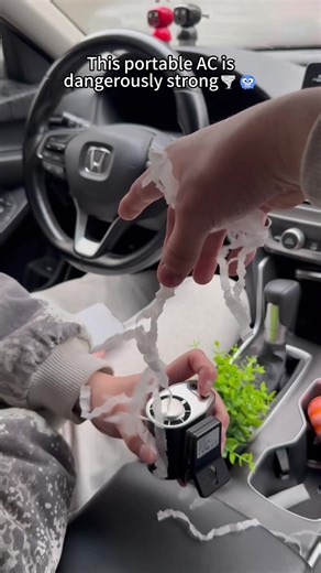 don’t walk, RUN. this little clip on AC is actually insane 🏃‍♀️💨 #rundontwalk #viralfinds #cargadgets #musthaves #coolgadgets