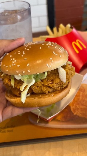 24K views · 4K reactions | Run, don’t walk to the nearest McDonald’s kasi the McSpicy is back, and I know di lang ako ang nakamiss dito! Run, don’t walk to the nearest McDonald’s kasi the McSpicy is back, and I know di lang ako ang nakamiss dito! #krazykravingsph | Krazykravingsph | Facebook