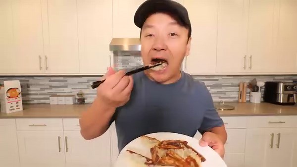 Today, I'm sharing a hidden gem! These Costco Dumplings are, believe it or not, better than many restaurant offerings! 🌟🥟 #CostcoFinds, #Dumplings, #FoodReview, #TasteTest, #GourmetAtHome, #CostEffectiveCuisine, #FrozenFoods, #RestaurantQuality, #FoodieFinds, #CostcoHaul, #CulinaryAdventure, #EasyMeals, #FrozenDumplings, #CostcoFavorites, #FoodComparison, #HomeCooking, #FoodVlog, #BudgetFriendlyEats, #DeliciousDiscoveries, #CulinaryReview | Strictly Dumpling