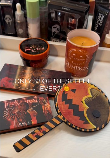 The Trick ’r Treat x @Glamlite bundle is almost sold out 🎃 This spooky makeup collection includes a pigmented eyeshadow palette, Sam mirror, blush duo,body butter and pumpkin candle. If you love horror themed makeup and Halloween beauty collections, this Glamlite bundle is a must have. #glamlite #spookymakeup #halloweenmakeup #tiktokshopsparkcreator #tiktokshopcreatorpicks