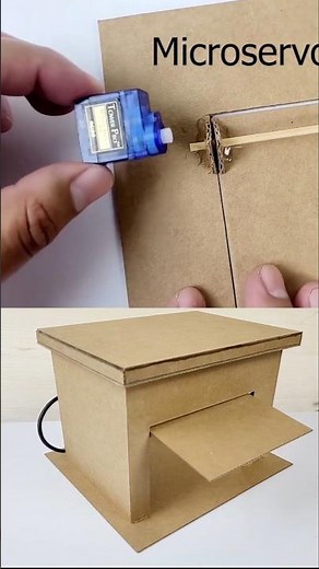Model of an automatic door with Arduino and status indicator LEDs