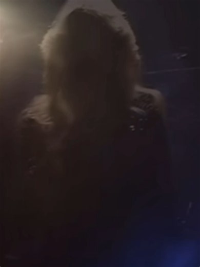 Falleció Bonnie Tyler, la cantante británica que le dio origen a un himno del fútbol argentino.😢