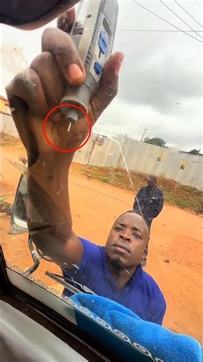 Don't Trust Men Who Come To Fix Car Windows #shortsvideo