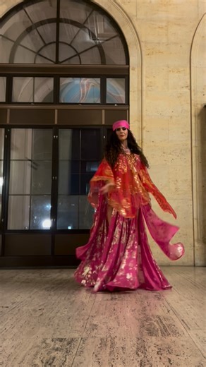 Elegant wedding ❤️ Columus Ohio Looking for belly dance entertainment? Holiday parties are coming add a belly dancer upgrade your party Energetic elegant entertainment w Emily Marie ❤️ DM me for booking information Link in bio #emilymariebellydance #emilymariebellydancer #cincinnatibellydancer #ohiobellydance #ohiobellydancer #raqssharqi #cincinnatibellydance #raqs #ohiobellydanceclasses #cincinnatibellydanceclasses #bookabellydancer #bellydanceparty #hireabellydancer #weddingbellydancer | Emily