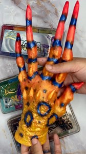 Easy creature gloves for you next makeup or Halloween costume 🎃 #fxmakeup #halloweenmakeupideas #halloweencostumeideas #halloweendiy | Cris Alex Makeup Artist