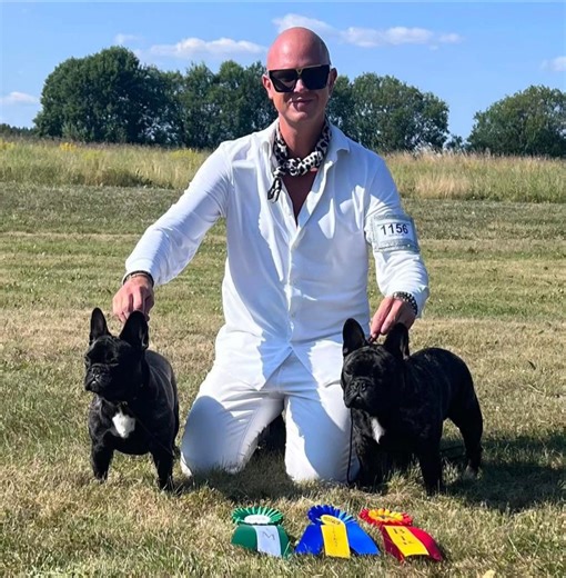 The teams new young super star 🦇Nordic J CH Bornholm JW-25 Bon Bat’s Aksel🦇 Patella 0 with no remarks today. Also his sister on the photo Bon Bat’s Allison Patella 0 today. (Daulökkes Van Gogh-Allaprima La Vie Boheme) Congrats Anneli Ullman 🥰 | Håkan Häll