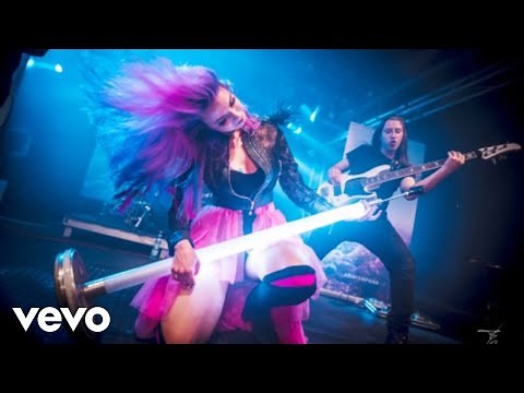 Alia Tempora - Bark on Me (Live Show)