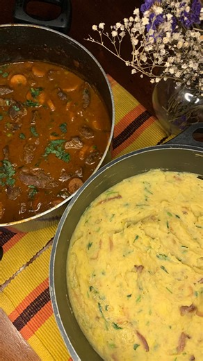 STACY on Instagram: "It would be criminal to not have matoke up in here!! Thanks to my gramma💕we have this authentic kisii matoke mashed haha and some beef fillet with gravy ,‘‘twas just yum @ronnyonkeo approves"