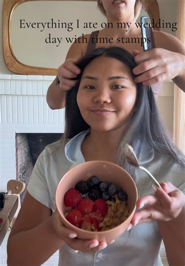 Make sure your bridesmaids force you to eat!!! #weddingtip #weddingstress #whatieatinaday #2026bride