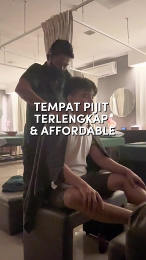 Pijitannya enak banget!! Lengkap pula, mulai dari pijat refleksi, full body massage, thai massage, hot stone, kop/kerik, totok wajah, sampe creambath. Semuanya ada. Pas banget buat healing di weekend atau pas pulang kerja 🥰👌🏻 #refleksi #refleksijakarta #pijatrefleksijakarta #pijat #pijatjakarta