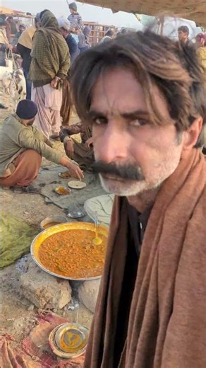 Pakistani Poor People's eat this street food | SiriPaye Ojri Chiken Pulao #pakistanstreetfood