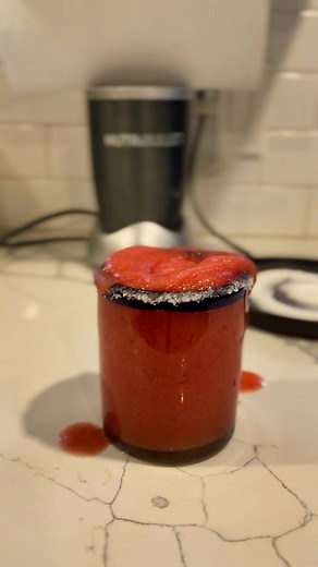 Frozen Strawberry Margarita Recipe with Nutri Bullet | Easy Summer Cocktail
