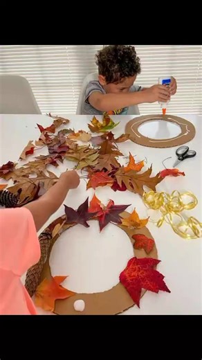 225K views · 1.1K reactions | Autumn Activities for Kids #funactivities #fallseason #fallactivities #fallactivitiesforkids #schoolactivity #autumnleaves #LeafCrafts #leafart #creative #diy #diyideas #kidscrafts | Juniors Art and DIY | Facebook