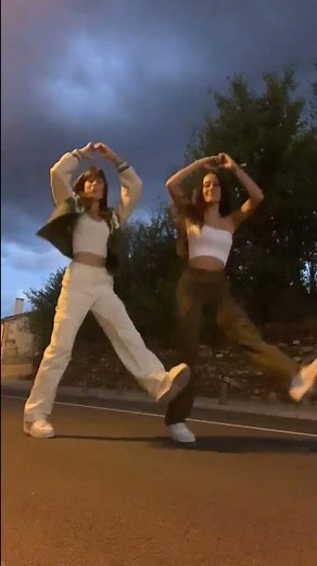 Sweater Weather - The Neighbourhood | Tiktok Dance Challenge