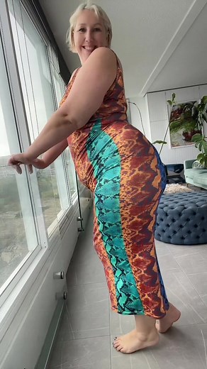 Empowering Plus-Size Women: Chubby Queen Showcase