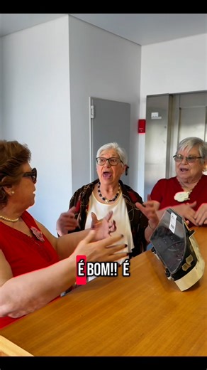 115K views · 714 reactions | As Tiktokers mais famosas de Portugal  andam às compras na Internet!!  Quem nunca? Desta vez na @recifepecasusadas !! Uma empresa de confiança, e de rapidez!! Comprar na Recife Braga é fácil, barato, só não dá milhões, mas conseguimos poupar algum dinheiro!!  #influencer #recifebraga #recifepecasusadas #braga #ipss #centrosocialdecarvalhosa #astiktokersmaisfamosasdeportugal #centrodedia | Centro Social de Carvalhosa | Facebook