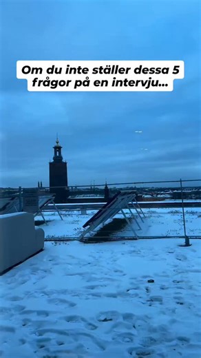 Workmatch Io on Instagram: "Om du inte ställer dessa 5 frågor på din intervju är du oförberedd. För sanningen är – intervjuer handlar inte bara om att de ska utvärdera dig. Det handlar också om att du ska utvärdera dem. Här är 5 frågor som visar att du har gjort din hemläxa och faktiskt bryr dig om rollen 👇 1. “Hur ser framgång ut i den här rollen efter 6–12 månader?” 💡 Varför det är viktigt: Det visar att du är resultatinriktad och redan tänker på vilken påverkan du kan ha. 💬 Följdfråga: “Hu