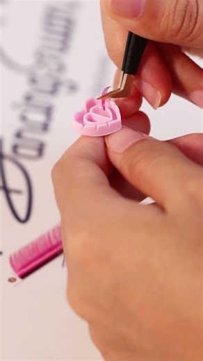 Color Lashes Tutorial 🌈 | Trending Lash Look for Artists #lashartist #lashes #lashtips #lashcolor