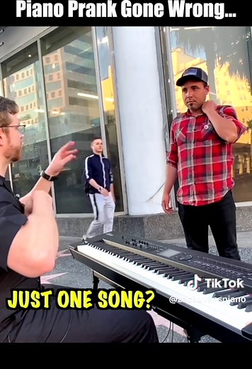 Piano Superhuman Prank - Hilarious Public Reaction