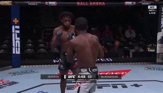 Da'Mon Blackshear has had 26 professional fights, winning 17, losing 8, and going to 1 DRAW. He also had 8 fights as an amateur.The only man to stop him in 34 pro-am fights was Montel Jackson (9-3 UFC; 15-3 Pro). He won via KO1 in just :18 seconds 🤯