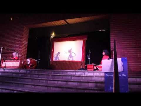 The Ramayana. Wayang kulit in English.