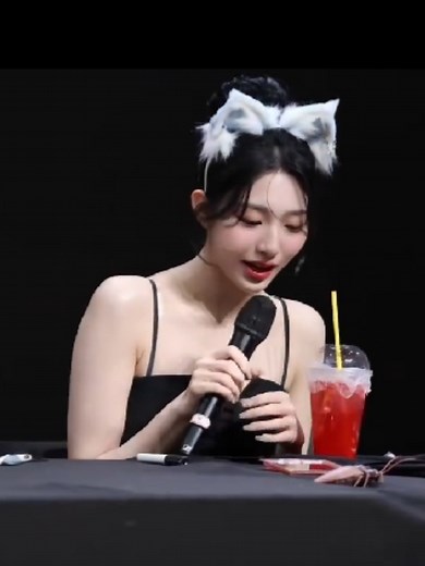 Badge War S2: Xinyu and Her Cockroach Fans