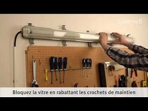Poser une applique néon étanche dans un atelier