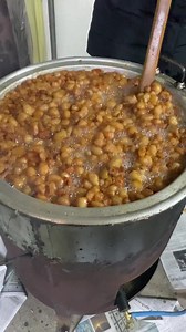 Čvarci 📍 Croatia ⭐️ 3.9 💯 #96 best rated meat product in the world https://www.tasteatlas.com/cvarci Čvarci or ocvirki is a traditional specialty that's popular in Southeastern Europe and the Balkans. This variety of pork rinds or cracklings is usually homemade, and it's made by thermally extracting fat from the lard. The lard is usually cut into blocks and fried in its own fat until it melts away and tough and crispy pork rind remain in the pot. During the process, čvarci are constantly stirr